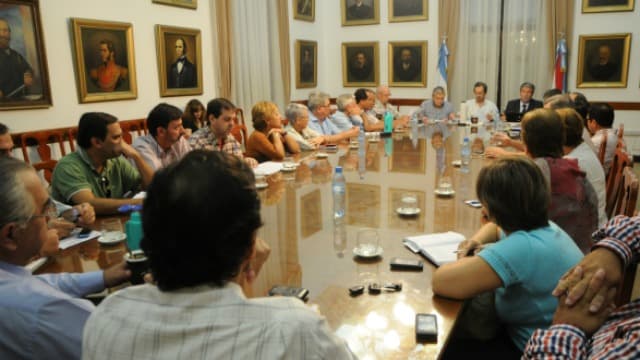 Los sindicatos volvieron a reunirse con autoridades de la Caja