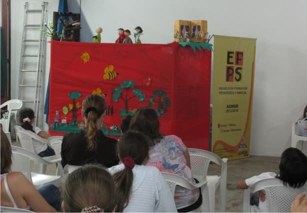 Cierre del curso “El Teatro de Títeres: hacia una pedagogía de la Memoria” en Federal