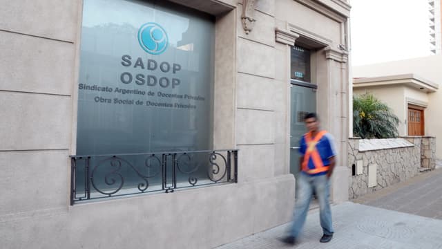 Obras sociales no aceptan a pasivos de educación privada