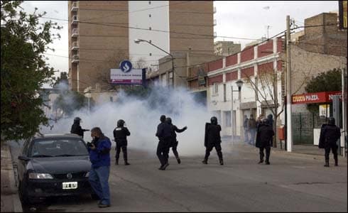 CTERA repudia la violenta represión ejercida por la Policía provincial de Neuquén