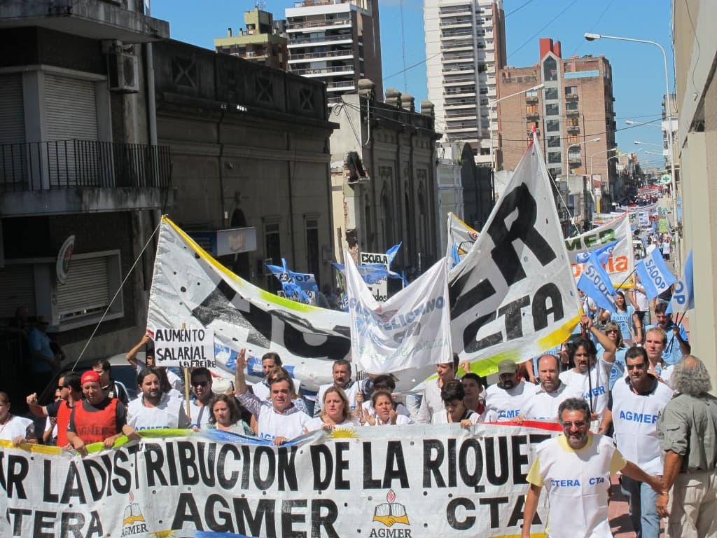 AGMER concretó una multitudinaria movilización