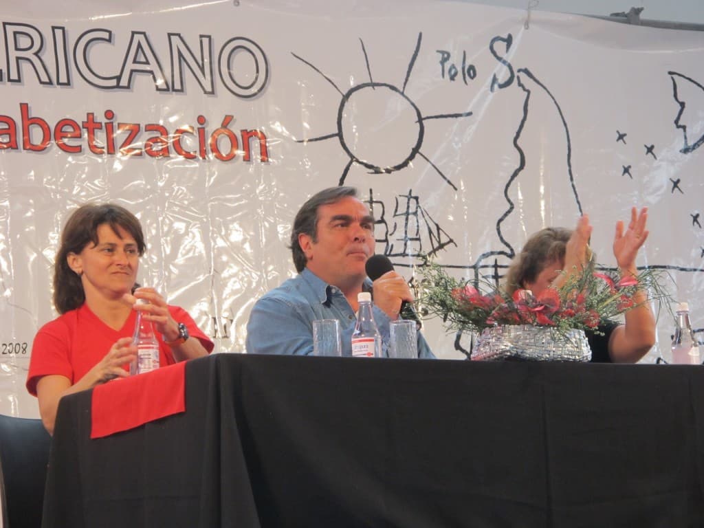 Comenzó en Paraná el Encuentro de Educadores por la Alfabetización Popular