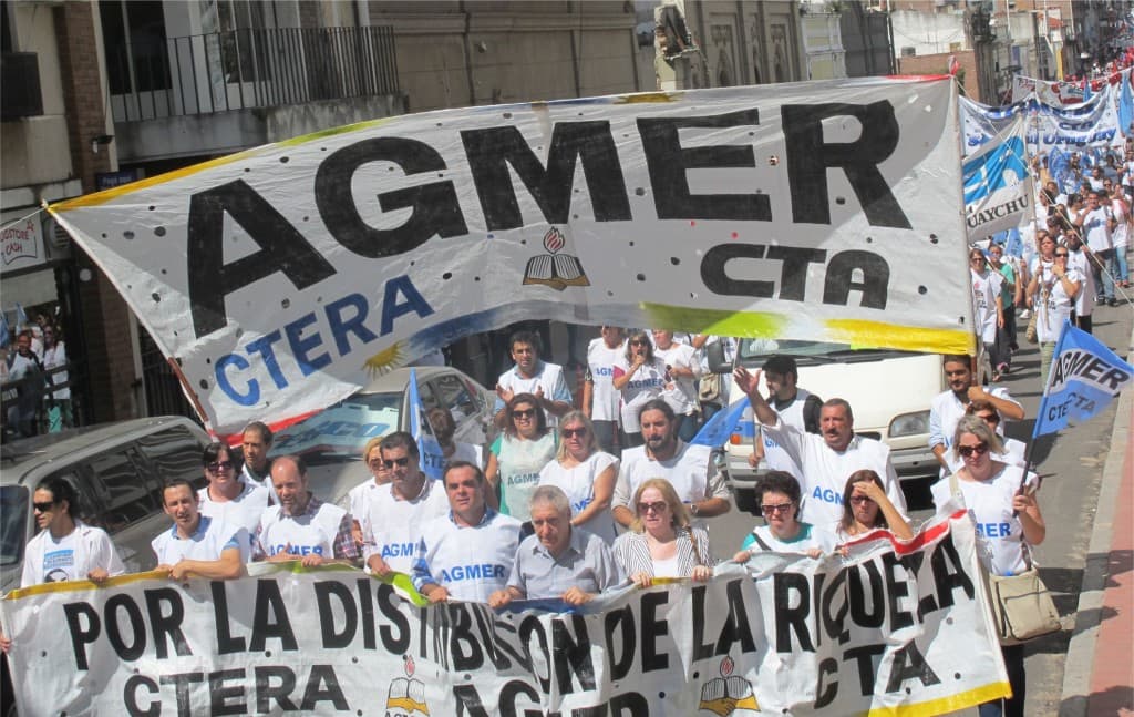 Contundente movilización de AGMER en la capital provincial