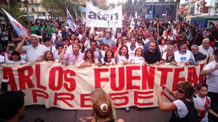 Miles de docentes se movilizaron en Neuquén para exigir justicia completa para Fuentealba