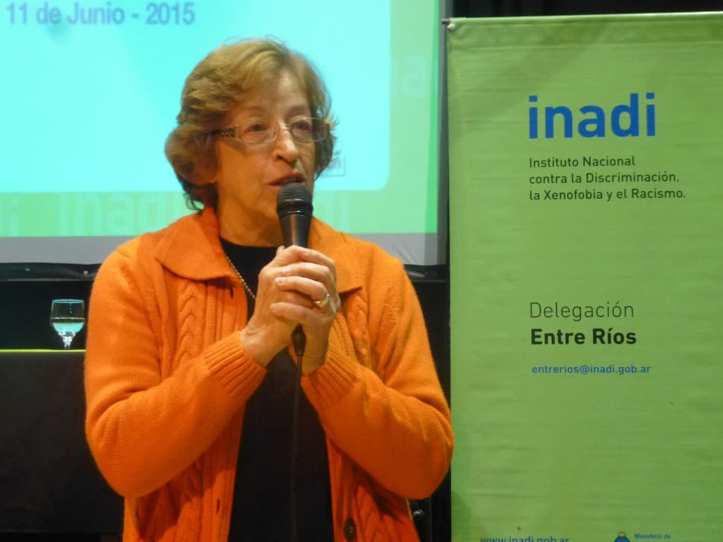 Emotivo y merecido reconocimiento a Clelia Lavini