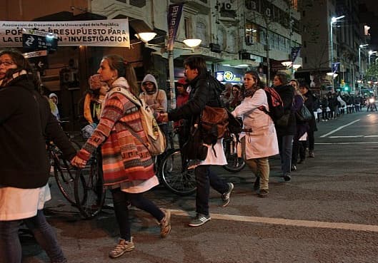 AGMER se solidarizó con docentes uruguayos ante el decreto presidencial que limita el derecho a huelga