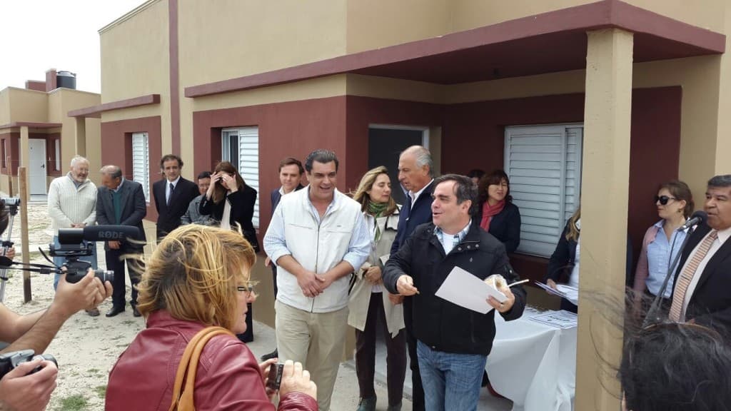 Se inauguró en Gualeguay el barrio AGMER 20 viviendas