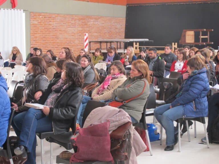 Se realizó la charla taller sobre “Nuevas adolescencias y juventudes” en Gualeguaychú