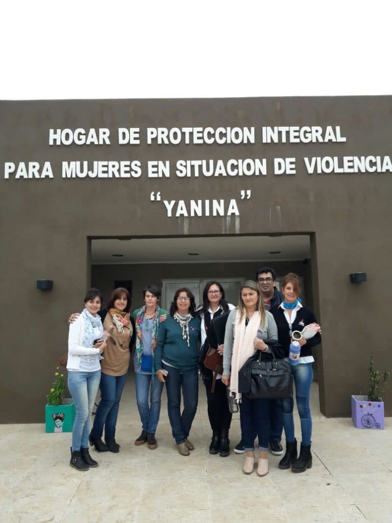 Visita de AGMER al Hogar Integral para mujeres en situación de violencia, de Colón
