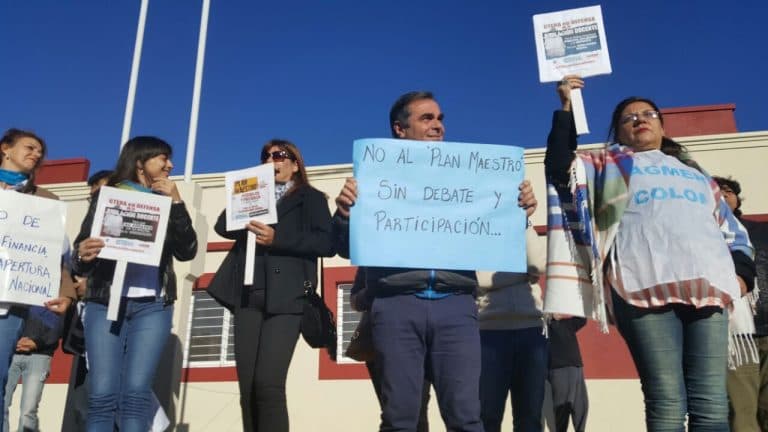 Se entregaron viviendas para docentes en San José y Colón