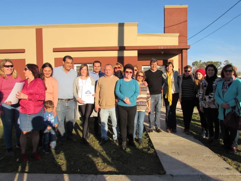 Se inauguraron 11 viviendas docentes en General Ramírez