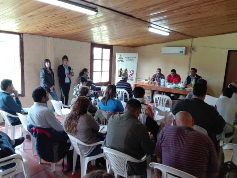 Taller del Instituto de Investigaciones y Estadísticas de AGMER, en Colón