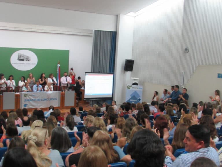 Acto de adjudicación en el concurso de oposición para cargos de supervisión