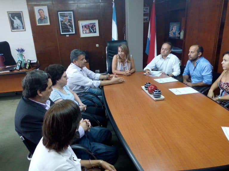 Dos compañeros de Diamante accedieron a sus terrenos propios a través de un convenio firmado por AGMER