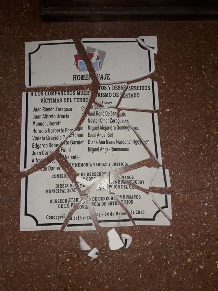 AGMER repudia el atentado a la memoria perpetrado en Concepción del Uruguay