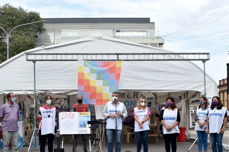 Luego de 45 días de lucha, se levantó la Carpa Blanca Docente