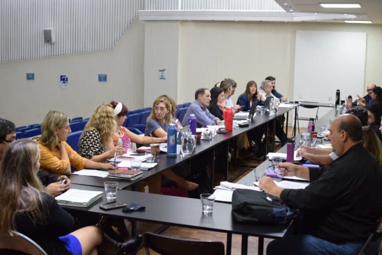 Paritaria de Condiciones Laborales: Acuerdo propuesto por AGMER de ampliar la Resolución 2046/21 sobre Titularizaciones y lograr estabilidad laboral en cargos no directivos