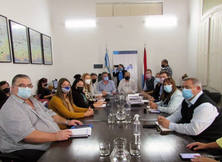 ESTABILIDAD LABORAL: Se firmó acuerdo paritario para continuar con los concursos de oposición para cargos de rectores/as y vicerrectores/as de Inicial, Primaria y Secundaria
