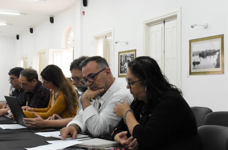 Ampliación de la jornada escolar: se acordó implementación gradual, jornadas institucionales, marco concursal, reconocimiento salarial en el básico y monitoreo de la Comisión negociadora