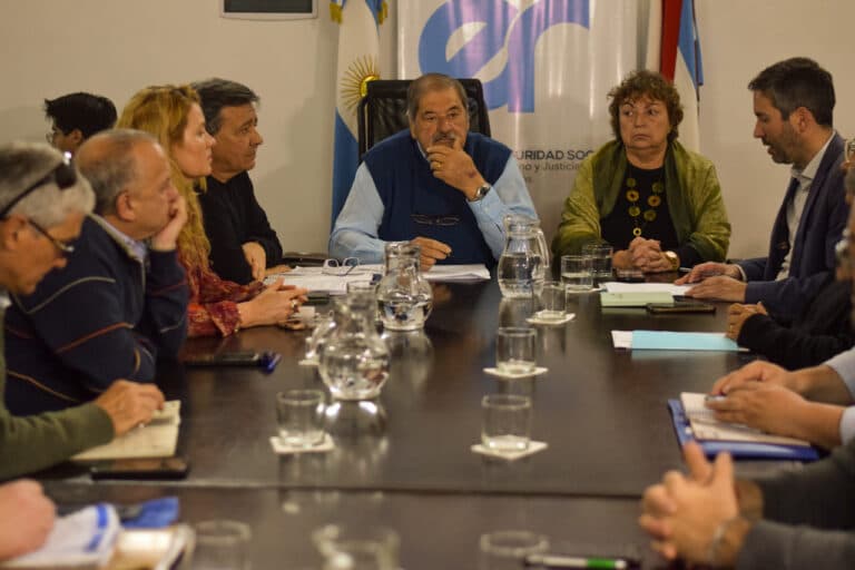 AGMER presentó demandas para un nuevo acuerdo paritario que mantenga los salarios por encima de la inflación