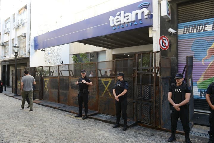 Rechazamos el cierre de la agencia Télam y el despido de trabajadores/as