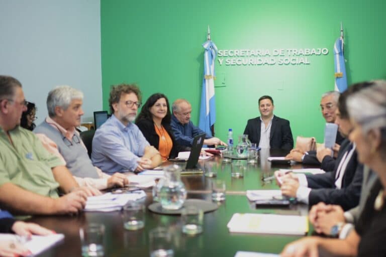 El gobierno presentó una propuesta salarial en la reapertura de la paritaria