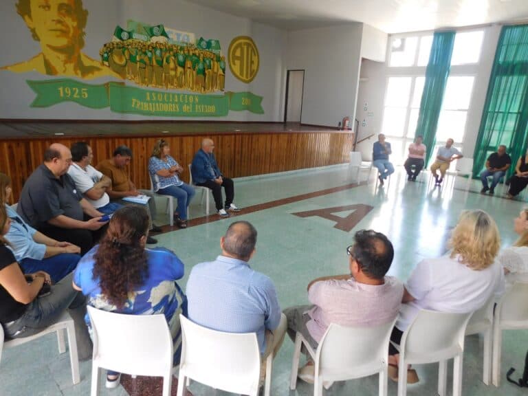 La intersindical en defensa de la Caja de Jubilaciones dialogó con el presidente del organismo