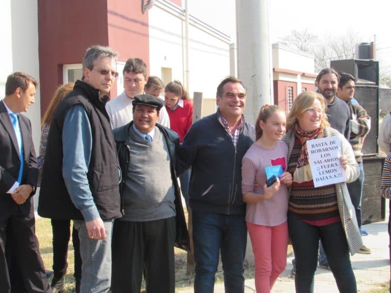 Se realizó la entrega de viviendas a 16 familias docentes de María Grande