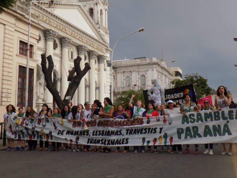 Compañeras de AGMER, en las marchas del 8M