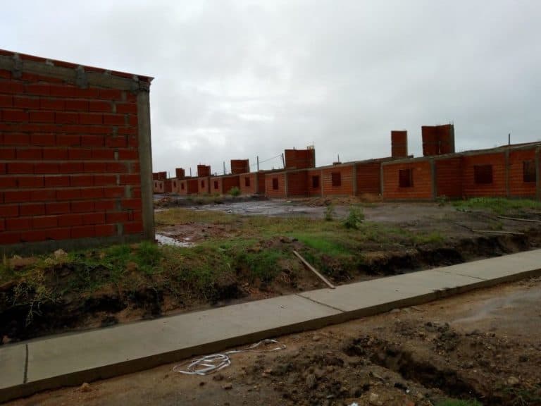 Paritaria de viviendas: avances en la construcción de barrios de AGMER
