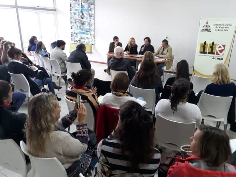 Se presentó en Concepción del Uruguay el trabajo sobre salario docente.