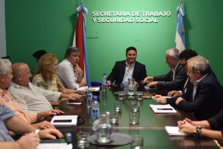 Paritaria: Tras presentar el gobierno una propuesta salarial, AGMER convoca a definir postura en las asambleas escolares y resolutivas