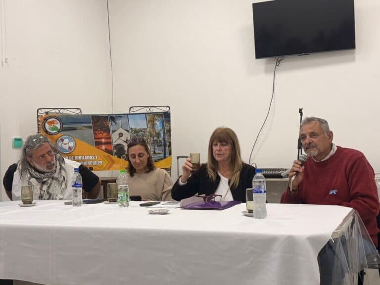 Charla debate en Santa Elena, en defensa de la Caja y la ley de Jubilaciones